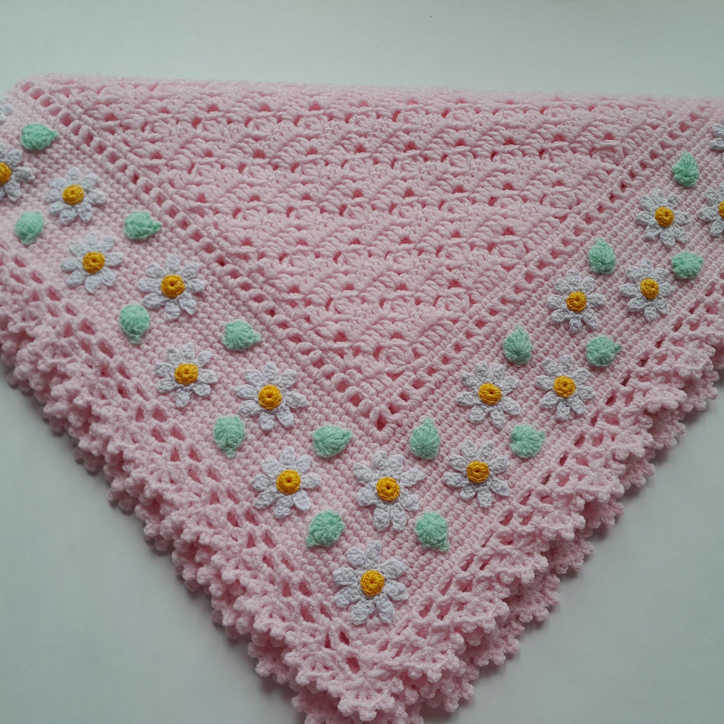 Crochet Baby Blanket Delicate Pink Daisy Flowers Applique