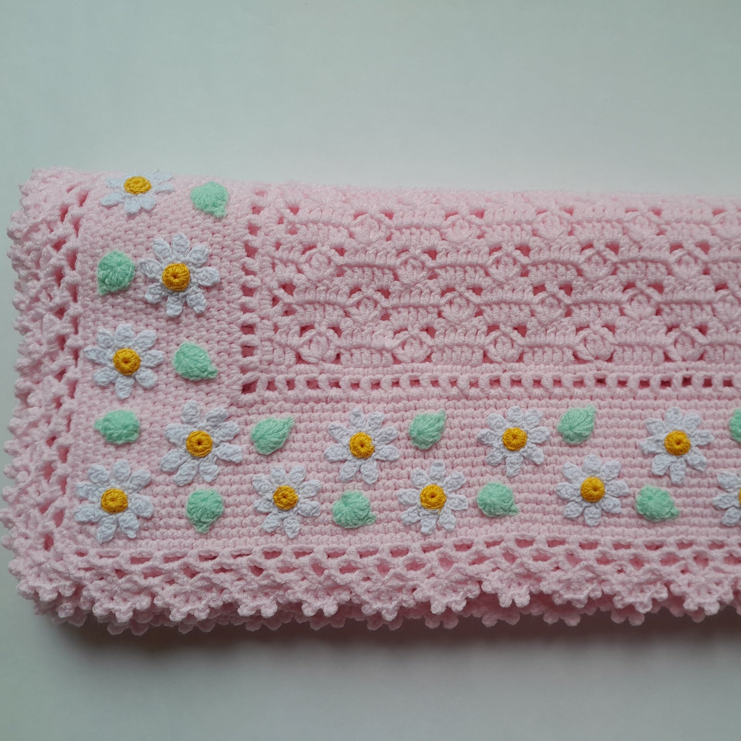 Crochet Baby Blanket Delicate Pink Daisy Flowers Applique