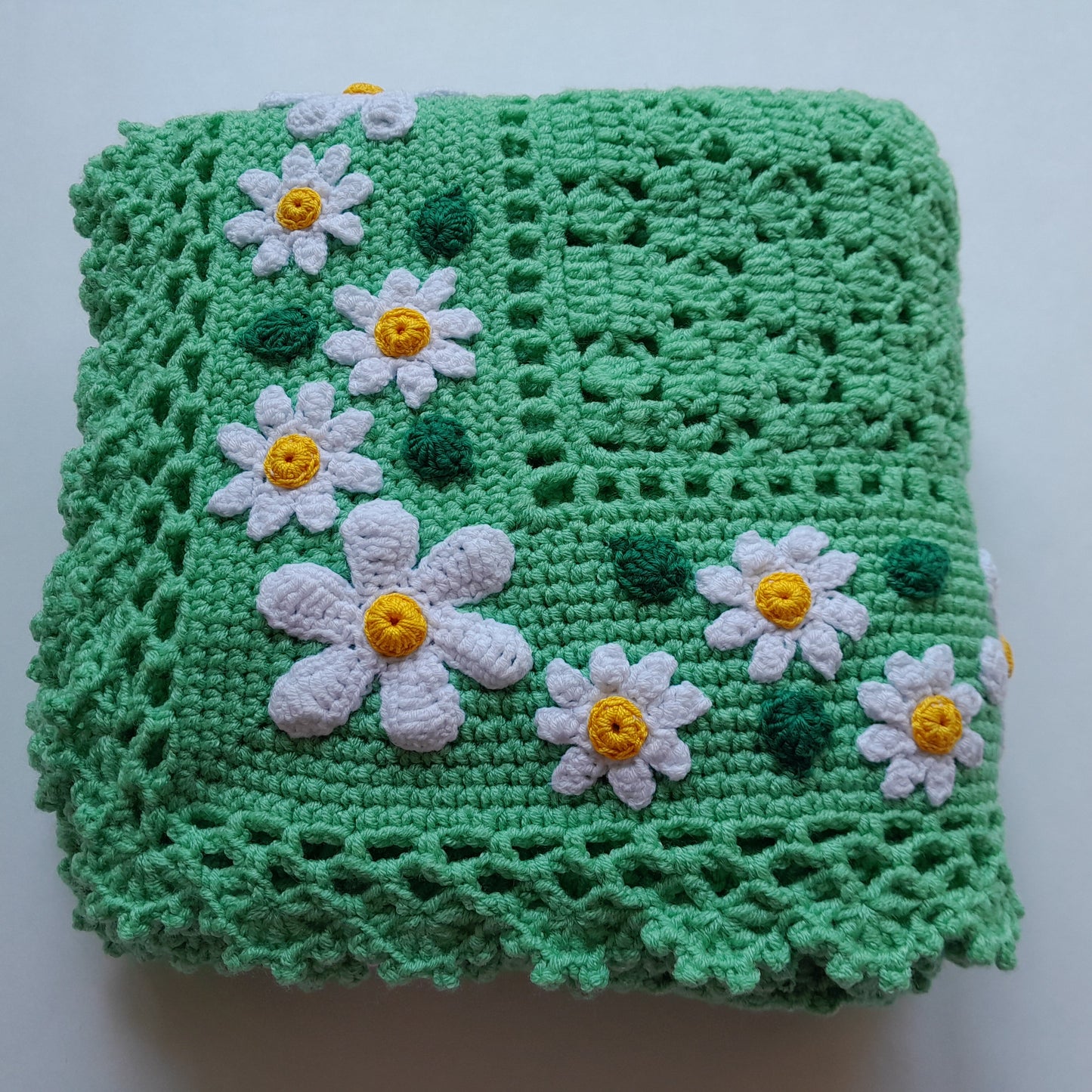 Green Crochet Baby Blanket with Daisy Flowers Applique