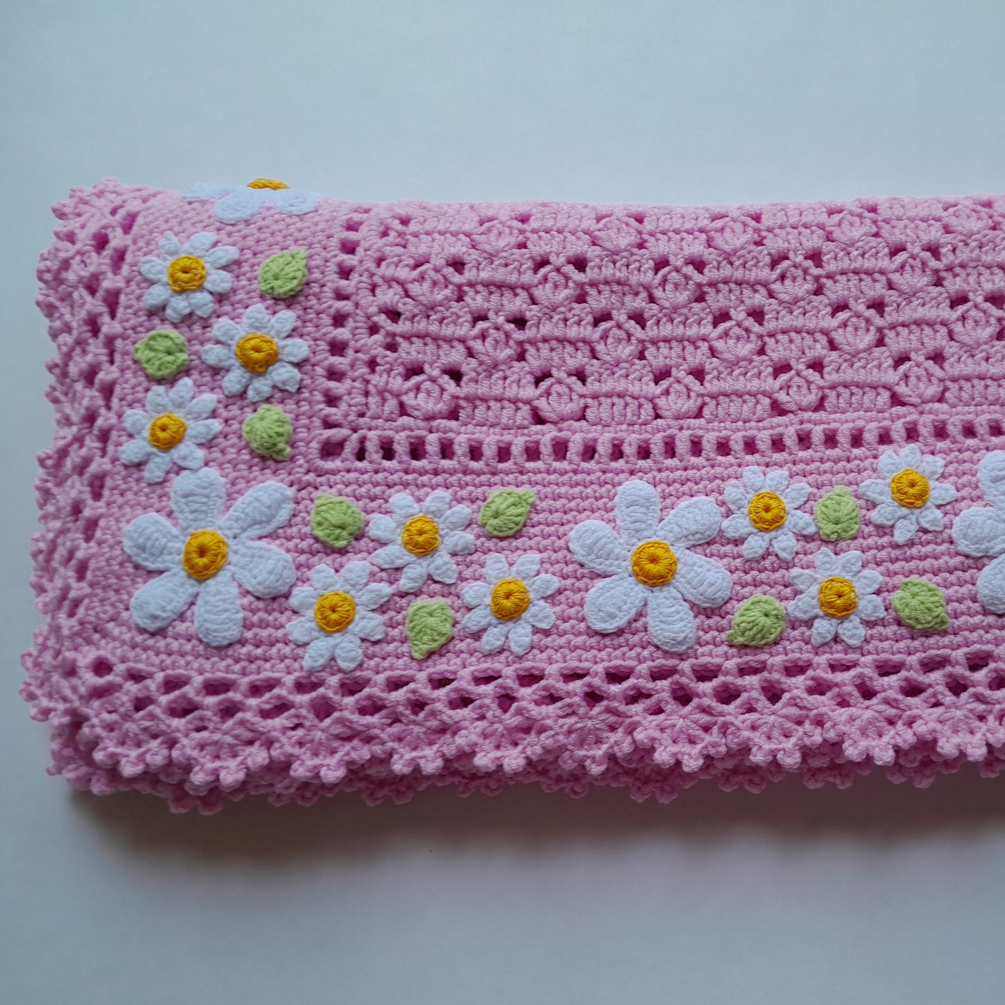 Pink Crochet Baby Blanket with Daisy Flowers Applique