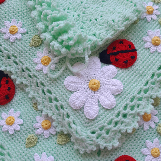 Crochet Baby Blanket Ladybug Daisy Flowers applique, Baby Bonnet